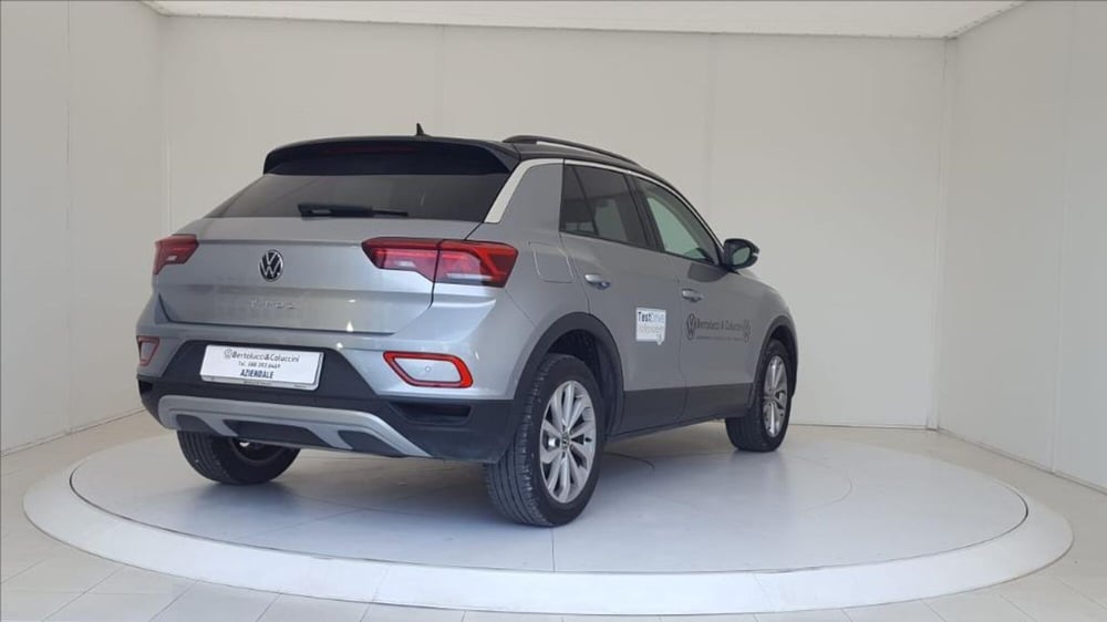 Volkswagen T-Roc nuova a Lucca (6)