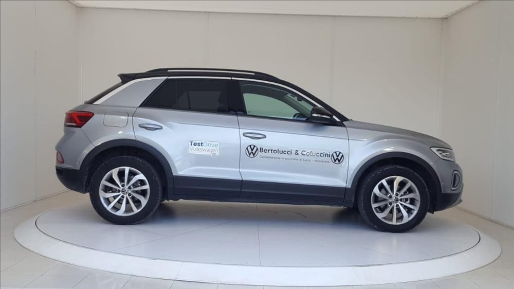 Volkswagen T-Roc nuova a Lucca (7)