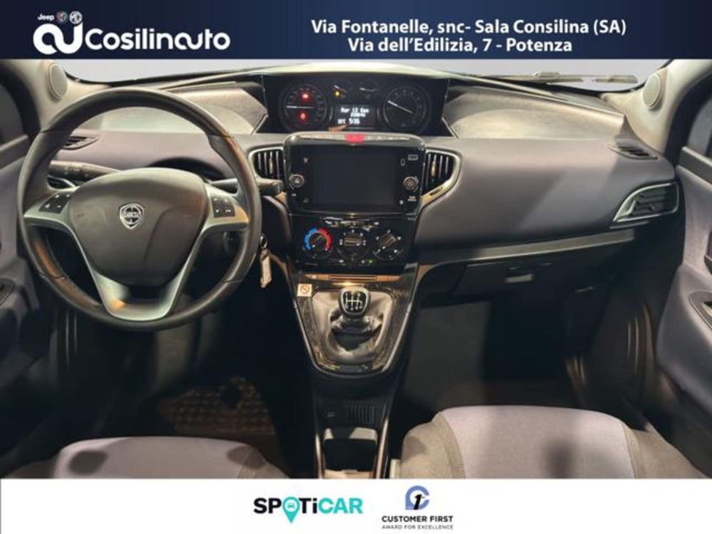 Lancia Ypsilon usata a Salerno (11)