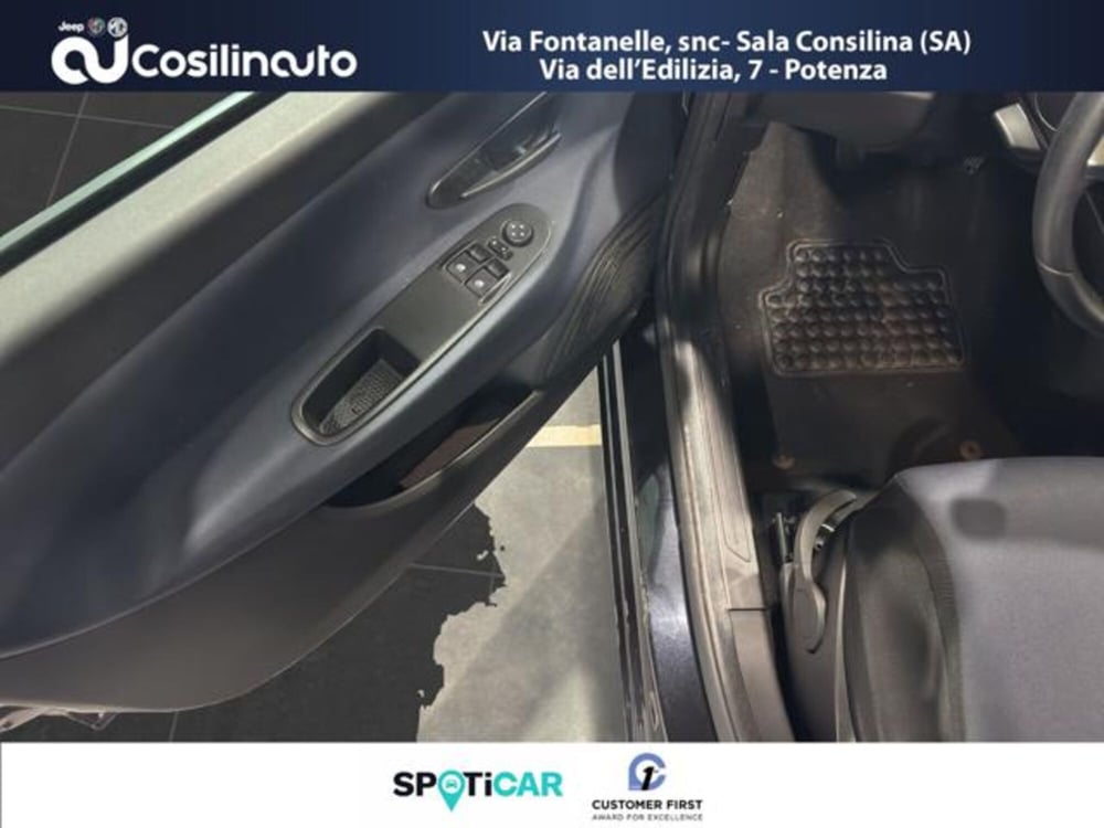 Lancia Ypsilon usata a Salerno (16)