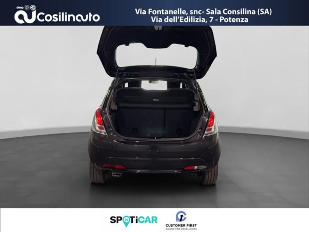 Lancia Ypsilon usata a Salerno (17)
