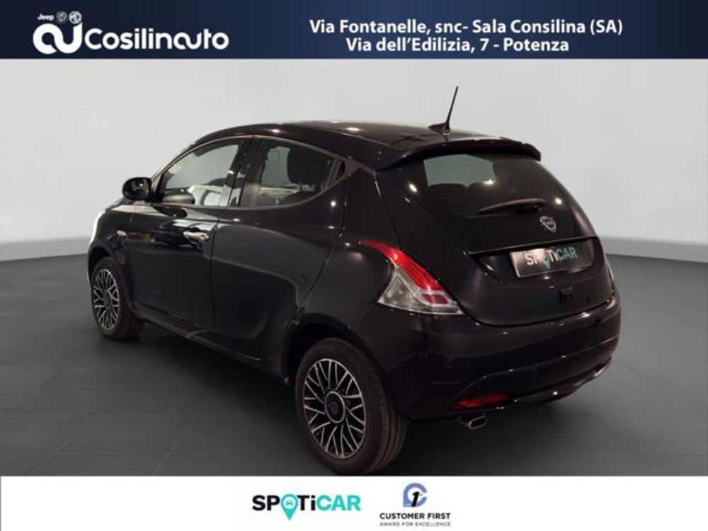 Lancia Ypsilon usata a Salerno (3)