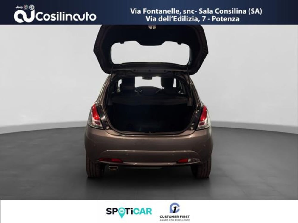 Lancia Ypsilon usata a Salerno (17)