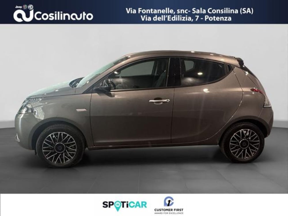 Lancia Ypsilon usata a Salerno (2)