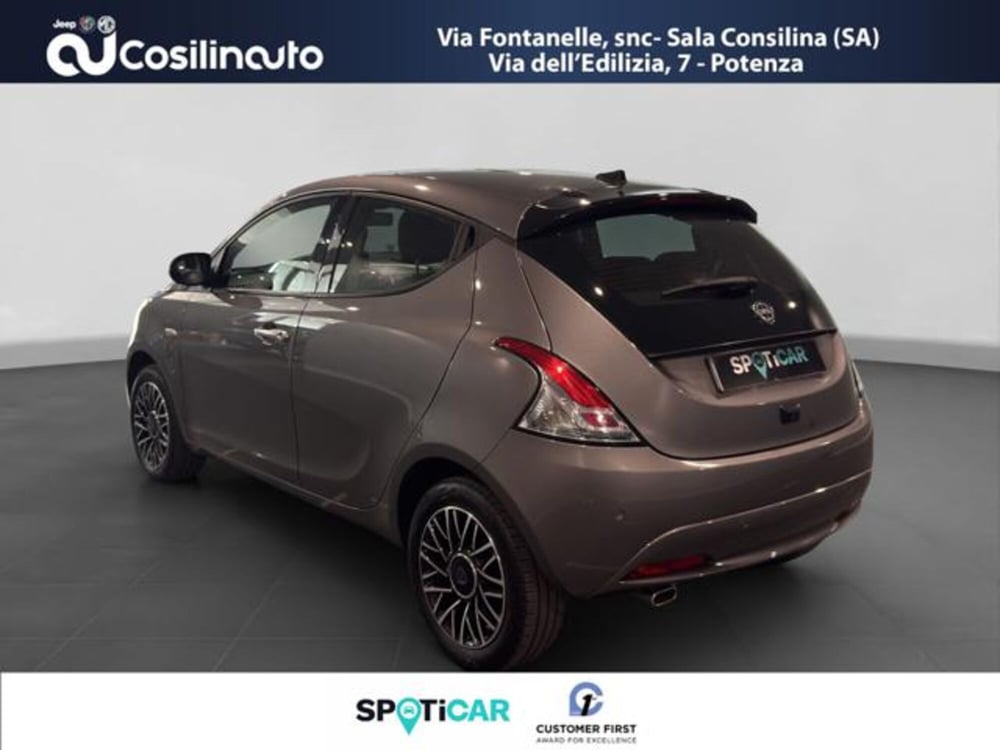 Lancia Ypsilon usata a Salerno (3)