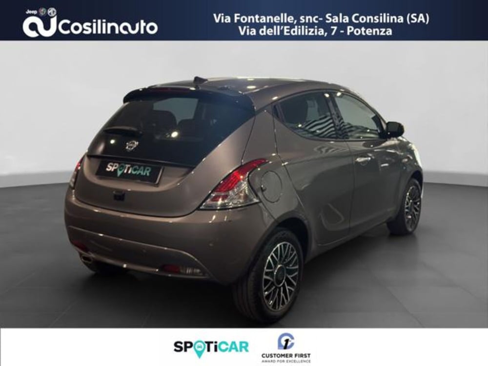 Lancia Ypsilon usata a Salerno (5)