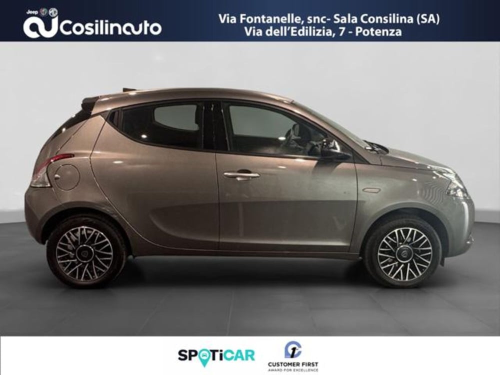 Lancia Ypsilon usata a Salerno (6)