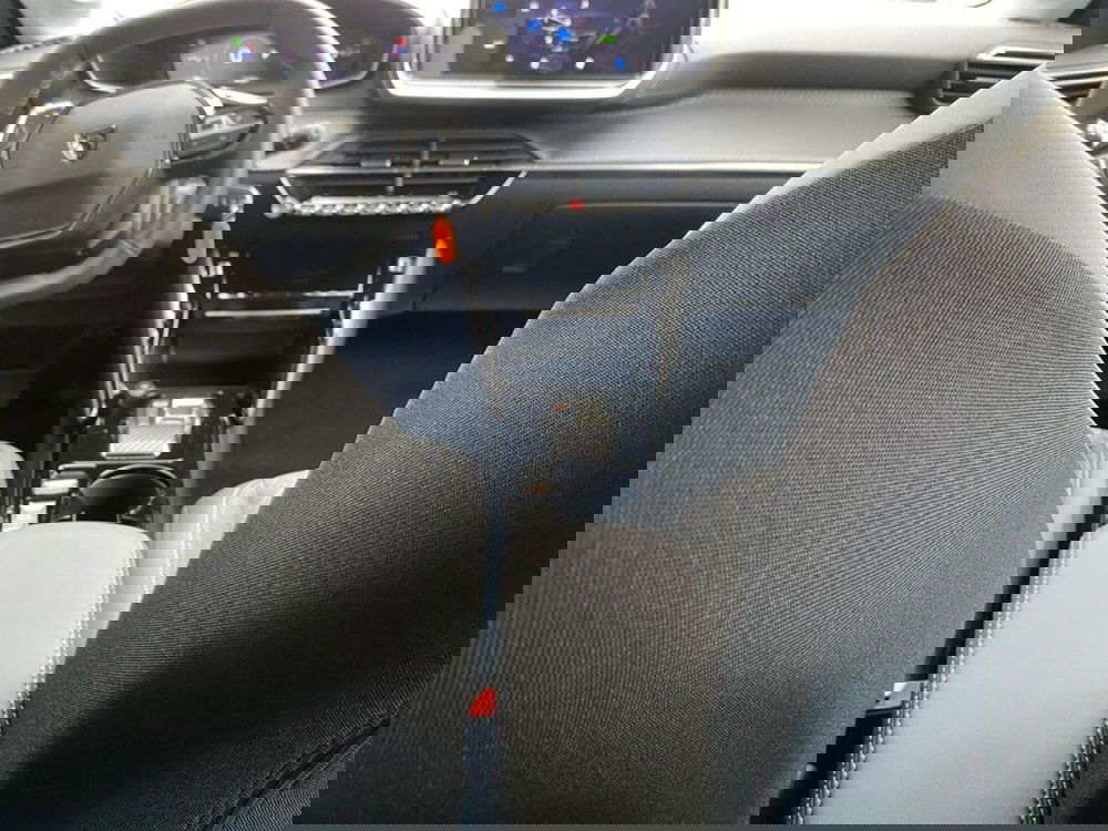 Peugeot 208 nuova a Torino (11)