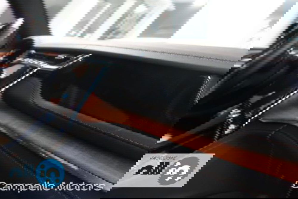 Jeep Grand Cherokee nuova a Venezia (12)