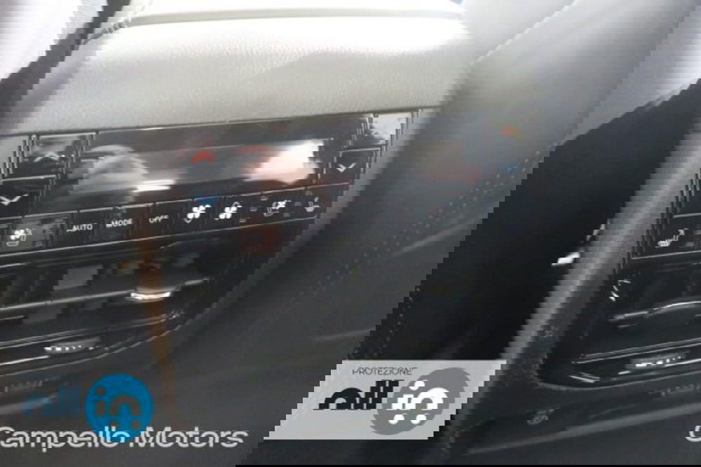 Jeep Grand Cherokee nuova a Venezia (15)