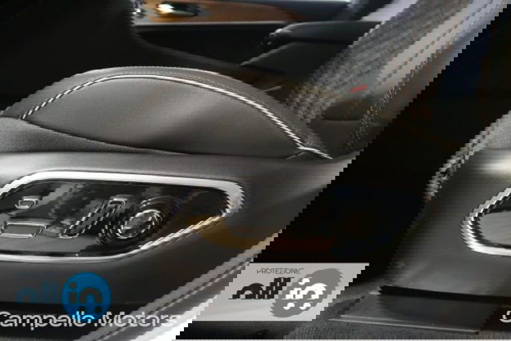 Jeep Grand Cherokee nuova a Venezia (17)