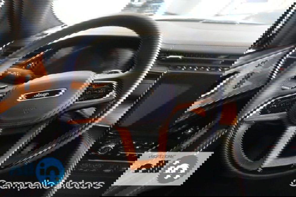 Jeep Grand Cherokee nuova a Venezia (7)