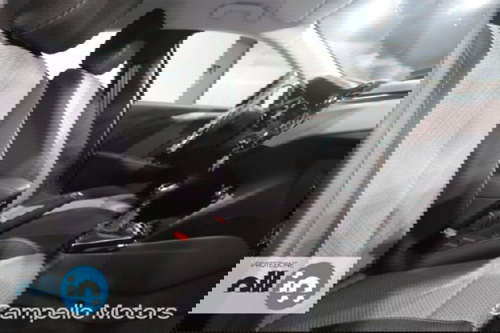 Opel Corsa nuova a Venezia (16)