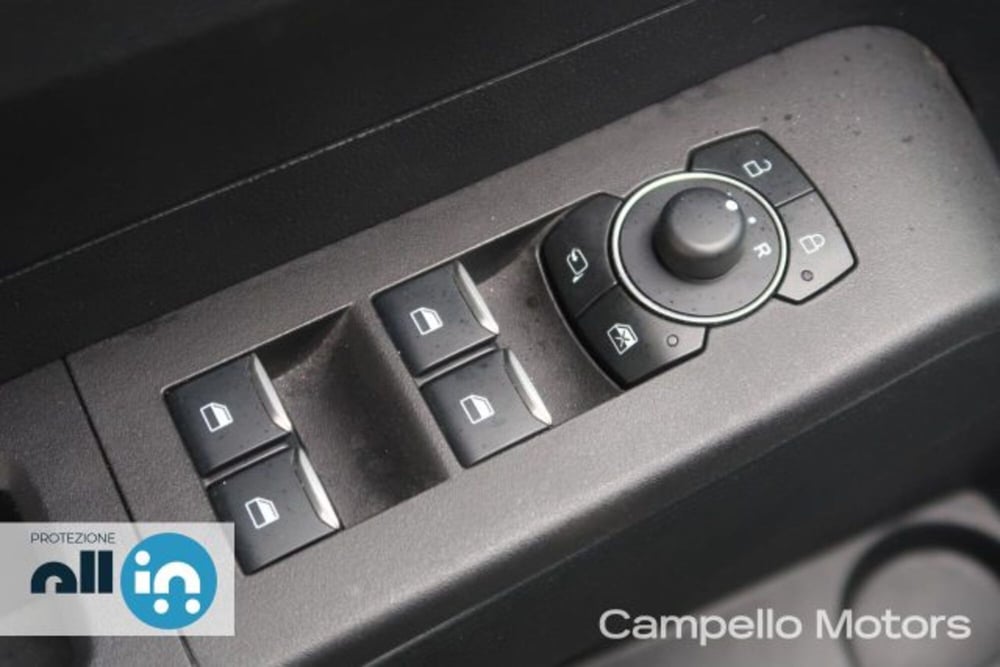 Ford Tourneo Courier usata a Venezia (16)