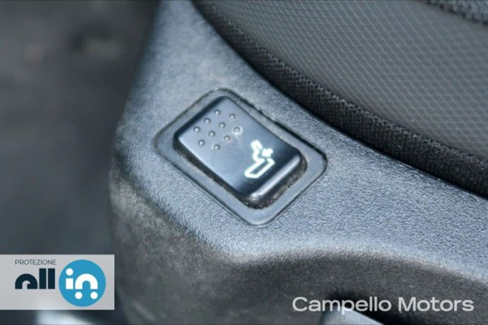 Jeep Renegade usata a Venezia (17)