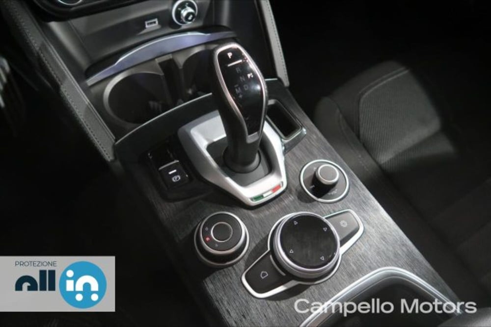 Alfa Romeo Stelvio usata a Venezia (13)