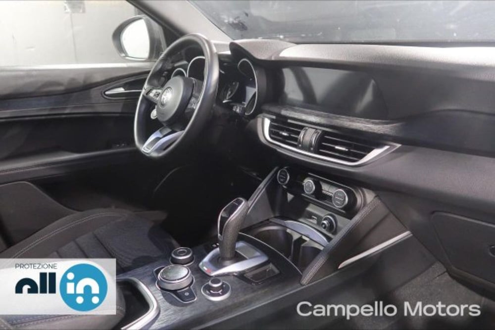 Alfa Romeo Stelvio usata a Venezia (14)