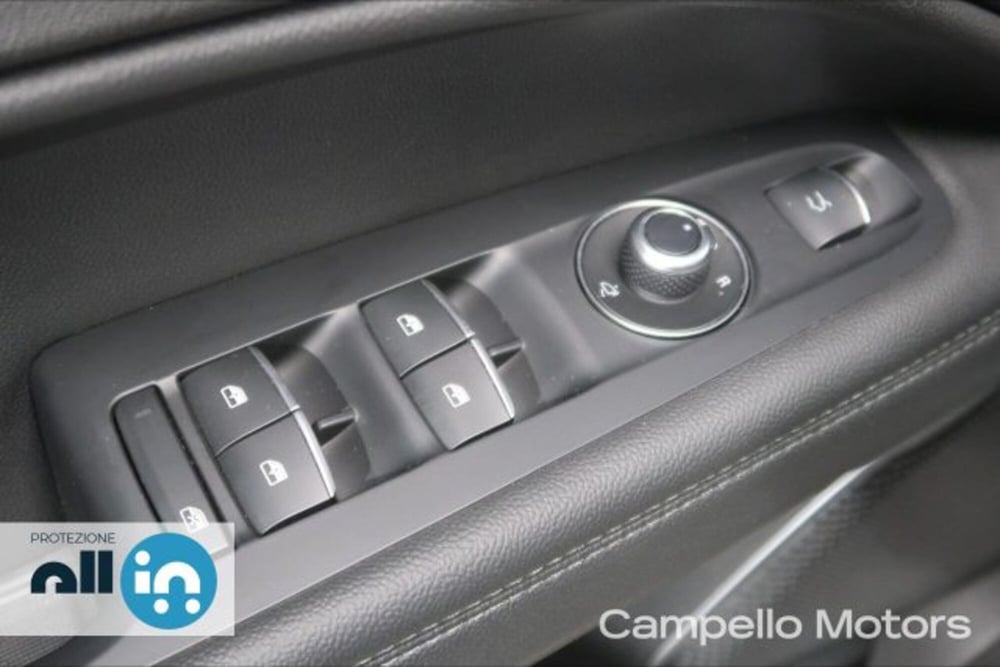 Alfa Romeo Stelvio usata a Venezia (17)