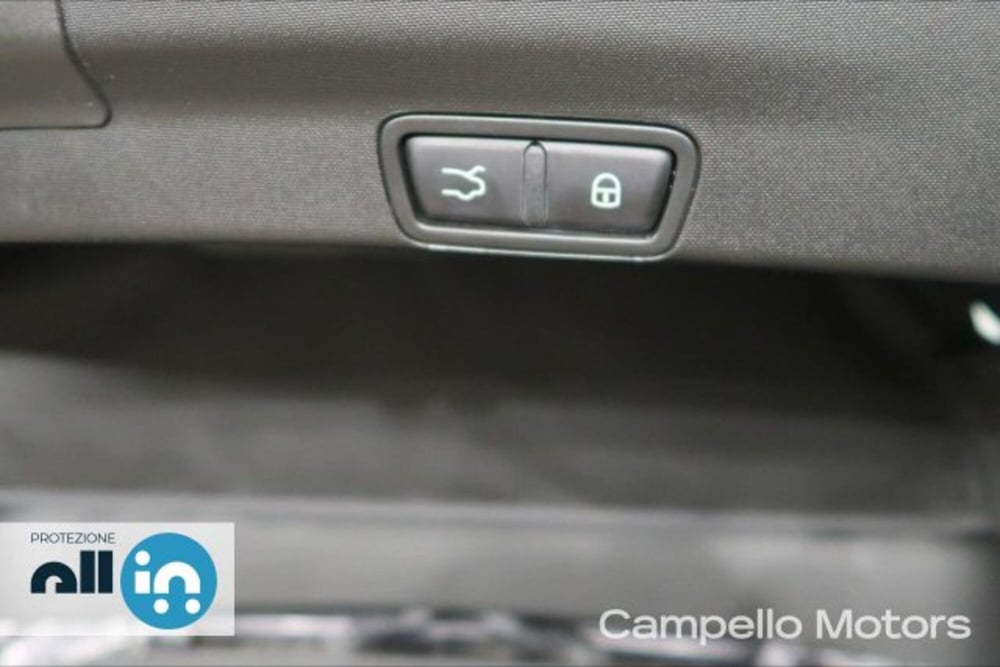 Alfa Romeo Stelvio usata a Venezia (18)