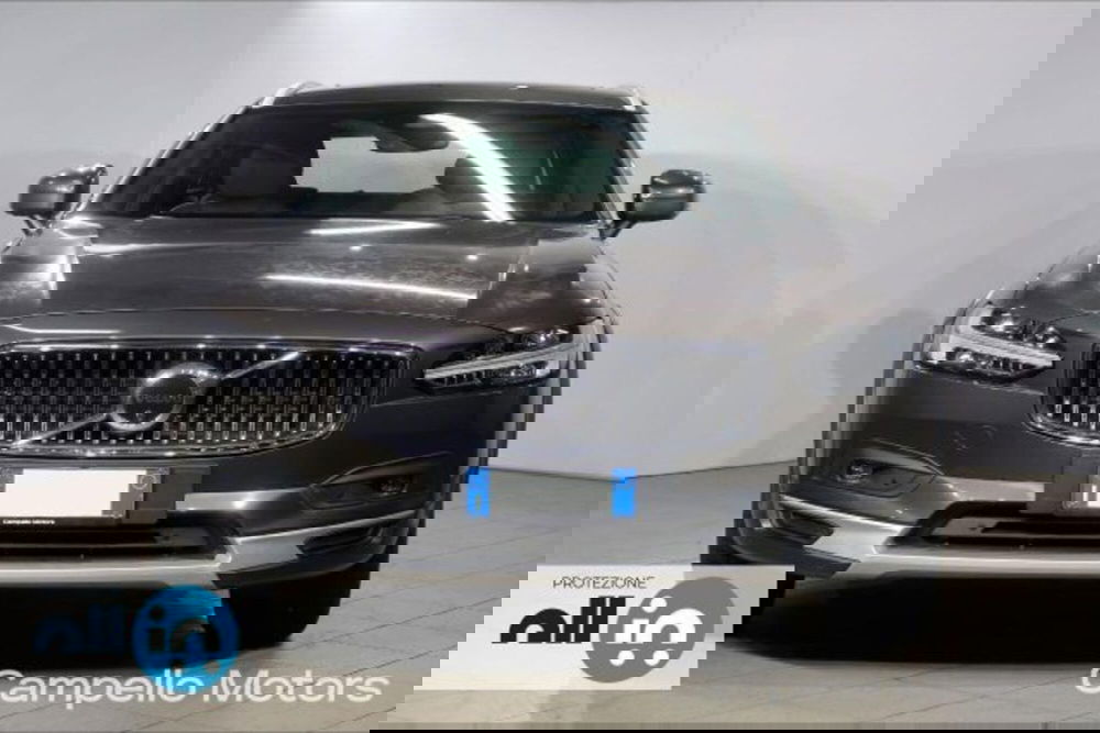 Volvo V90 Cross Country usata a Venezia (2)