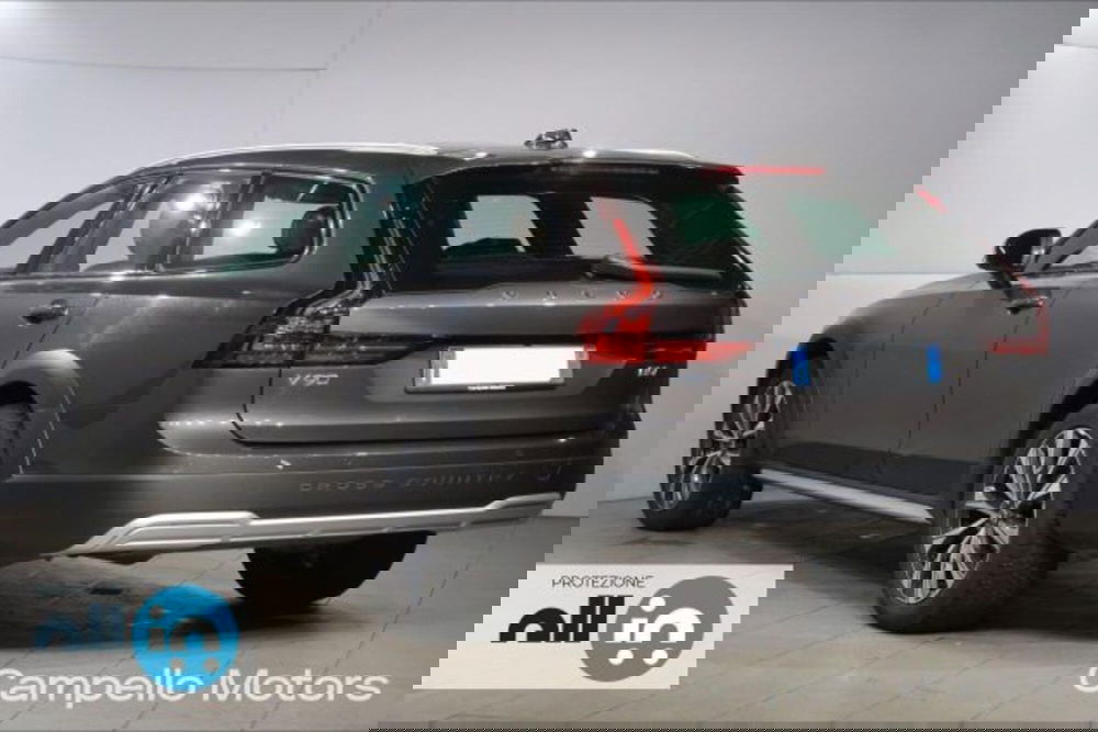 Volvo V90 Cross Country usata a Venezia (3)