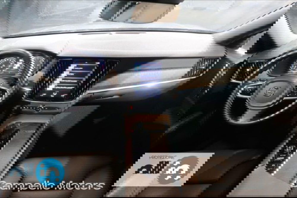 Volvo V90 Cross Country usata a Venezia (7)