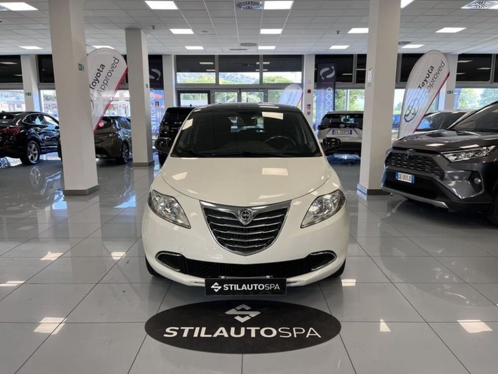 Lancia Ypsilon usata a Prato (2)