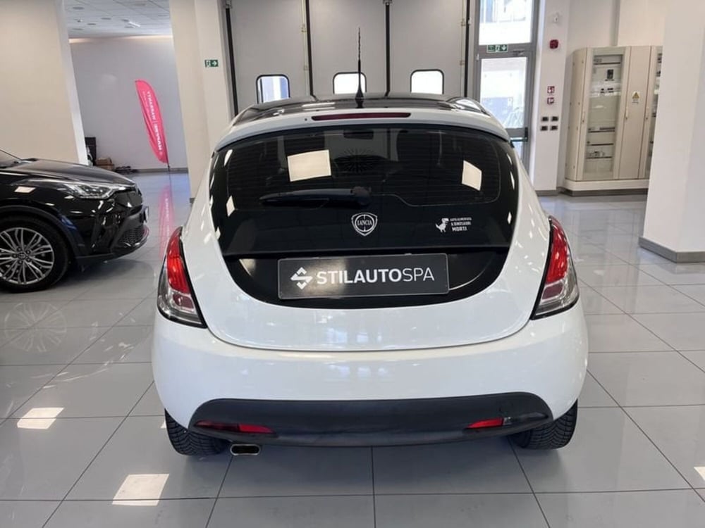 Lancia Ypsilon usata a Prato (5)