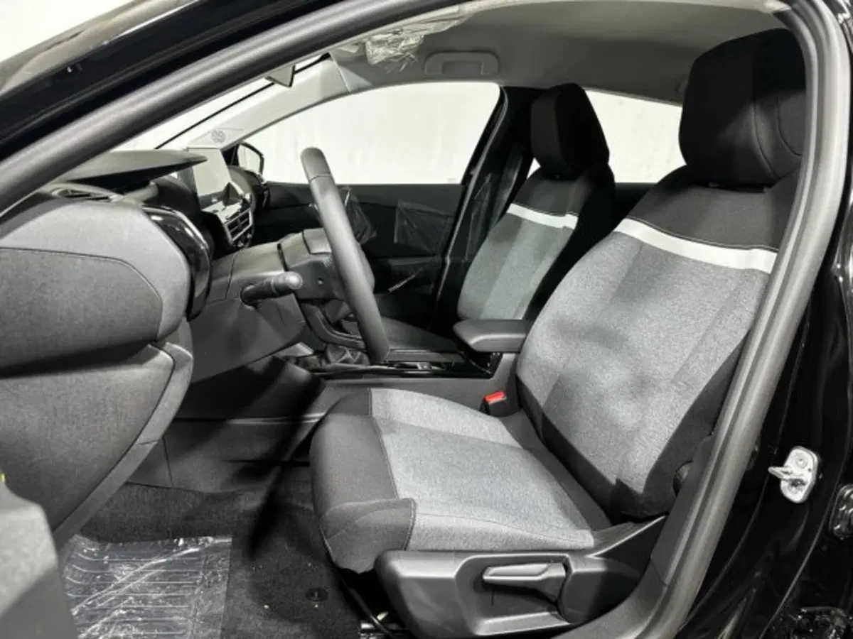 Citroen C4 nuova a Sondrio (9)