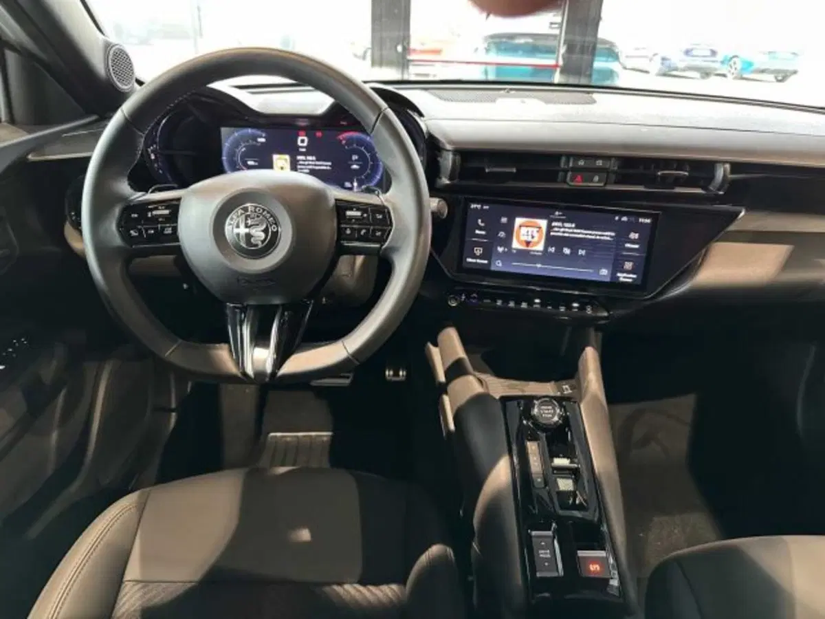 Alfa Romeo Junior nuova a Sondrio (13)