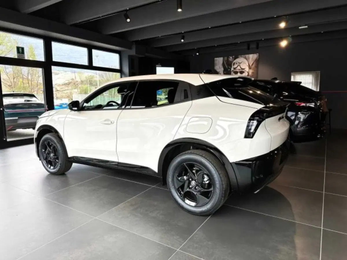 Alfa Romeo Junior nuova a Sondrio (2)