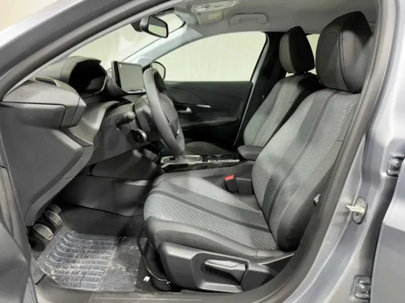 Peugeot 208 nuova a Sondrio (10)