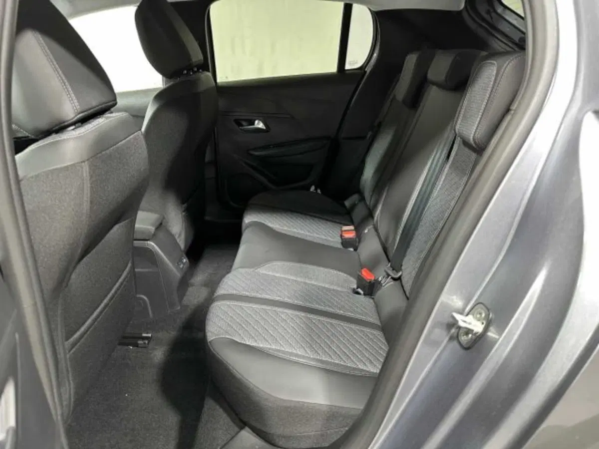 Peugeot 208 nuova a Sondrio (11)