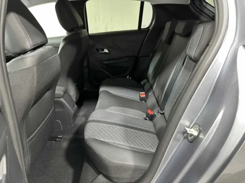 Peugeot 208 nuova a Sondrio (11)