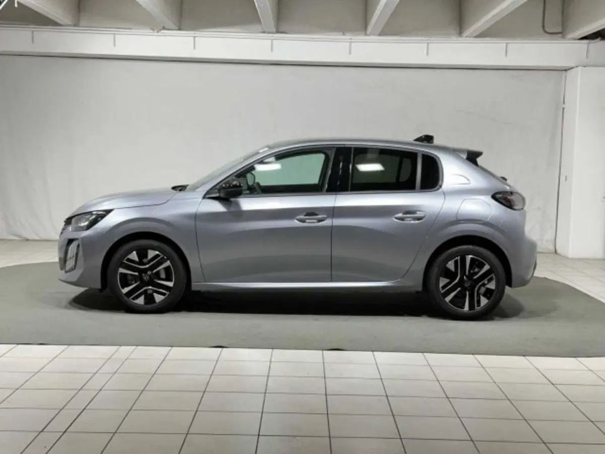 Peugeot 208 nuova a Sondrio (2)