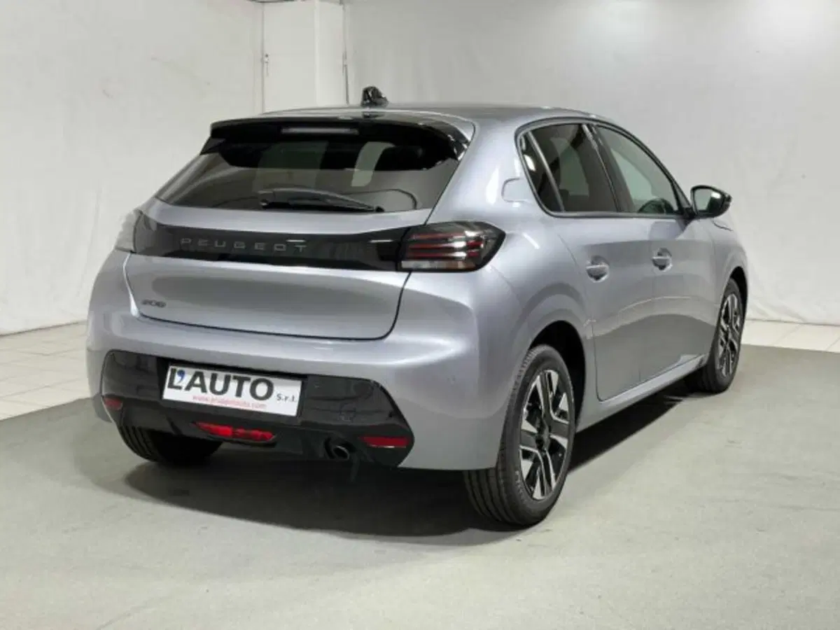 Peugeot 208 nuova a Sondrio (5)