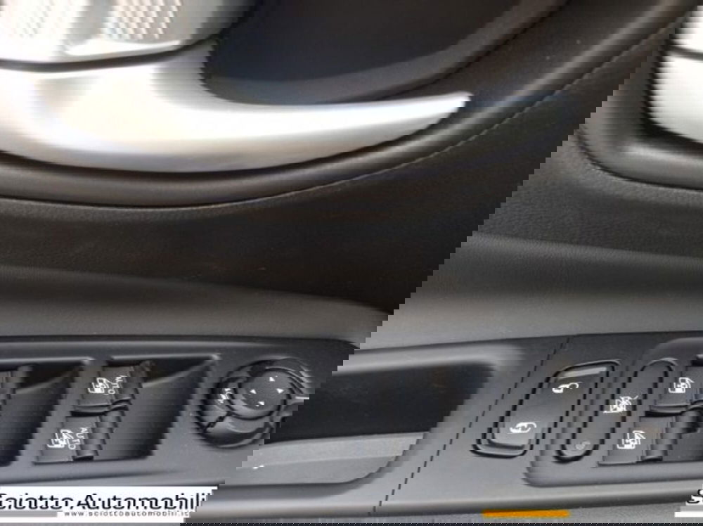 Jeep Renegade nuova a Messina (12)