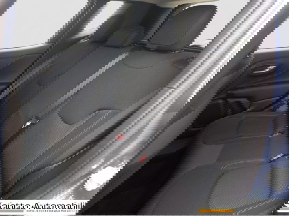 Jeep Renegade nuova a Messina (13)