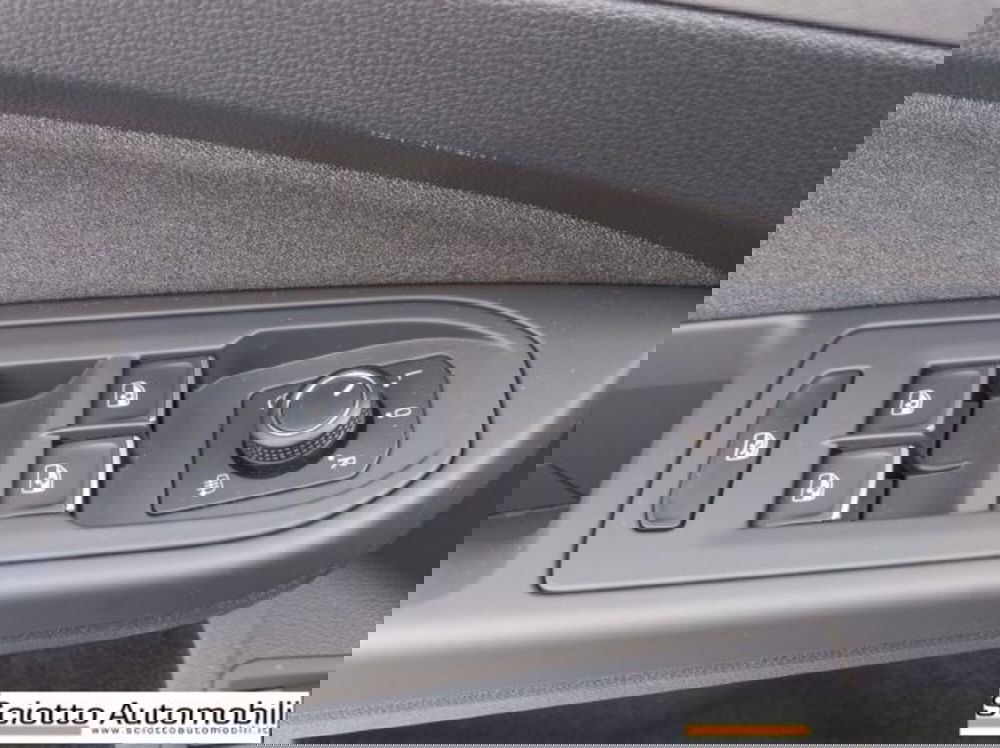 Volkswagen Golf nuova a Messina (12)