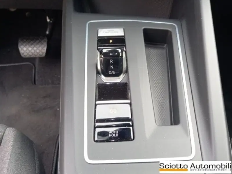 Volkswagen Golf nuova a Messina (15)