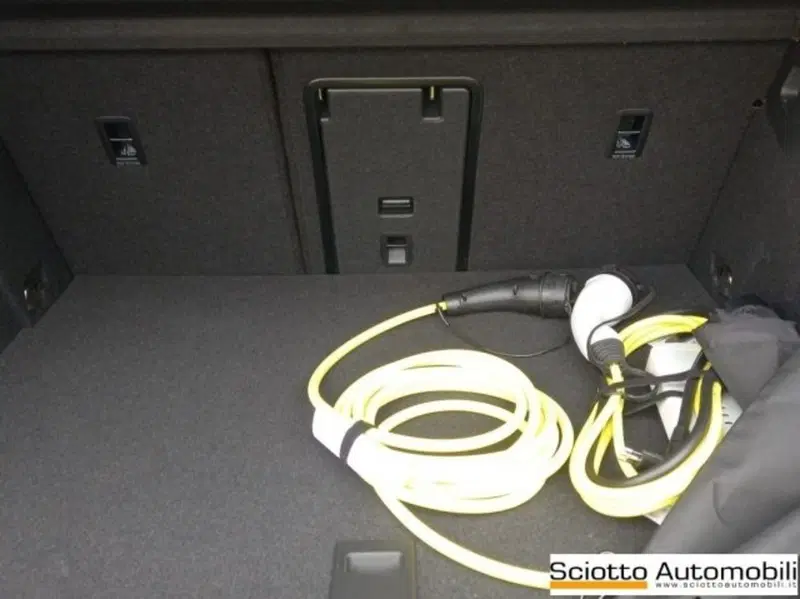 Volkswagen Golf nuova a Messina (17)