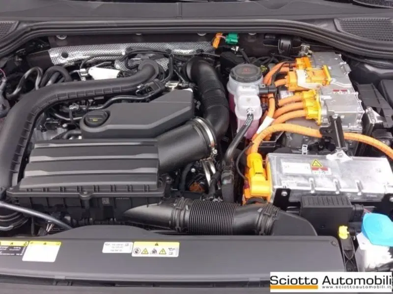 Volkswagen Golf nuova a Messina (18)