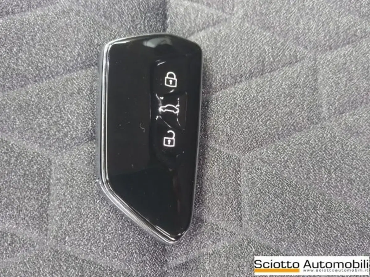 Volkswagen Golf nuova a Messina (20)