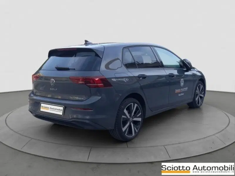 Volkswagen Golf nuova a Messina (6)