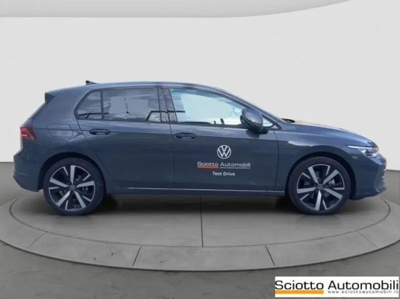 Volkswagen Golf nuova a Messina (7)