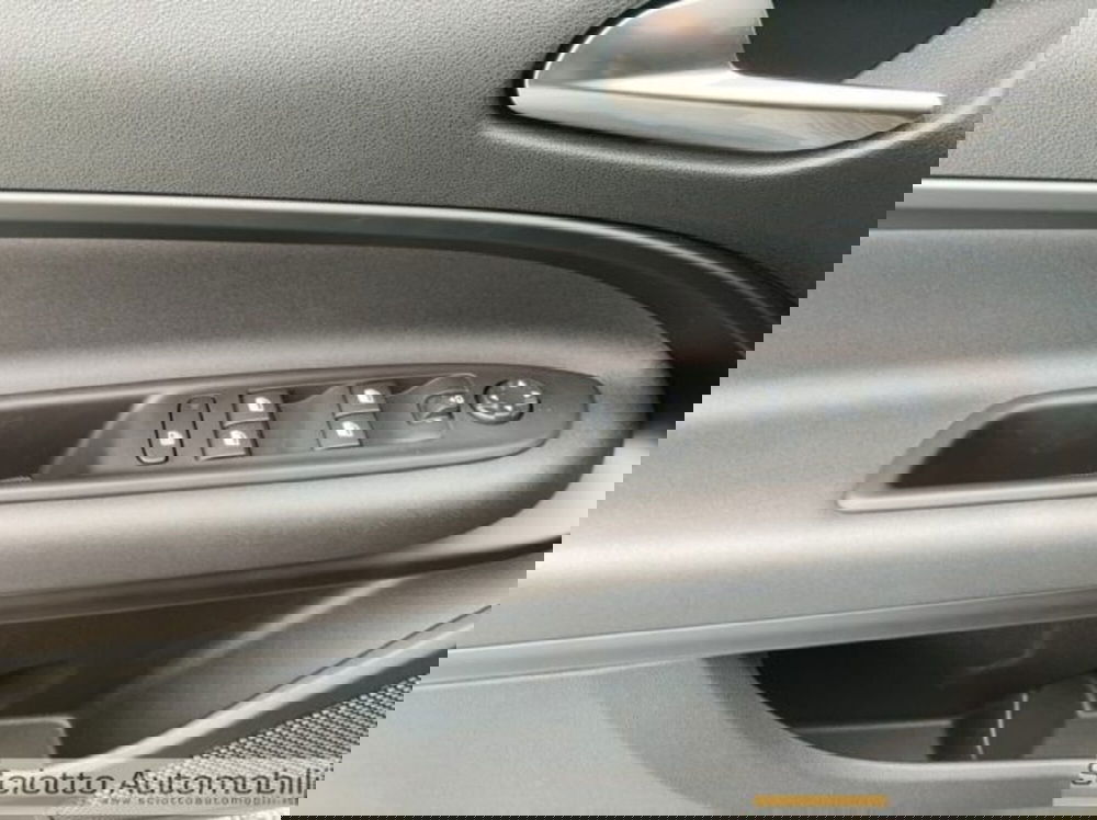 Alfa Romeo Junior nuova a Messina (12)