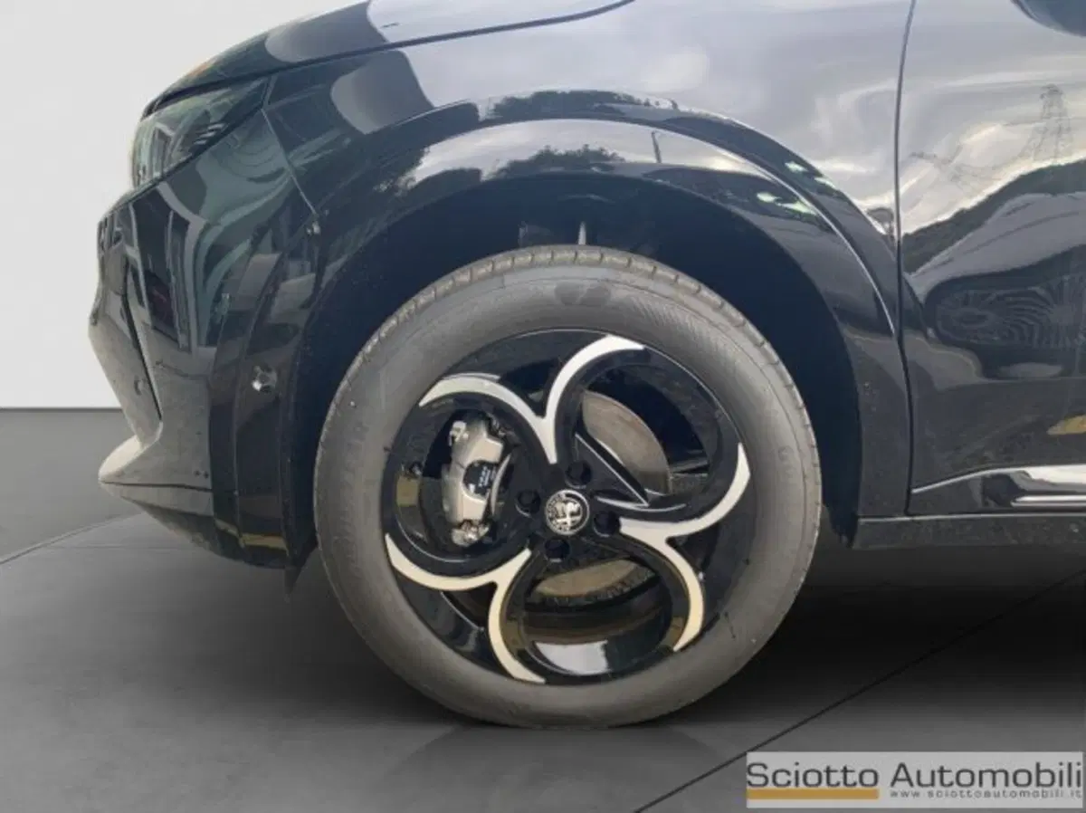 Alfa Romeo Junior nuova a Messina (19)