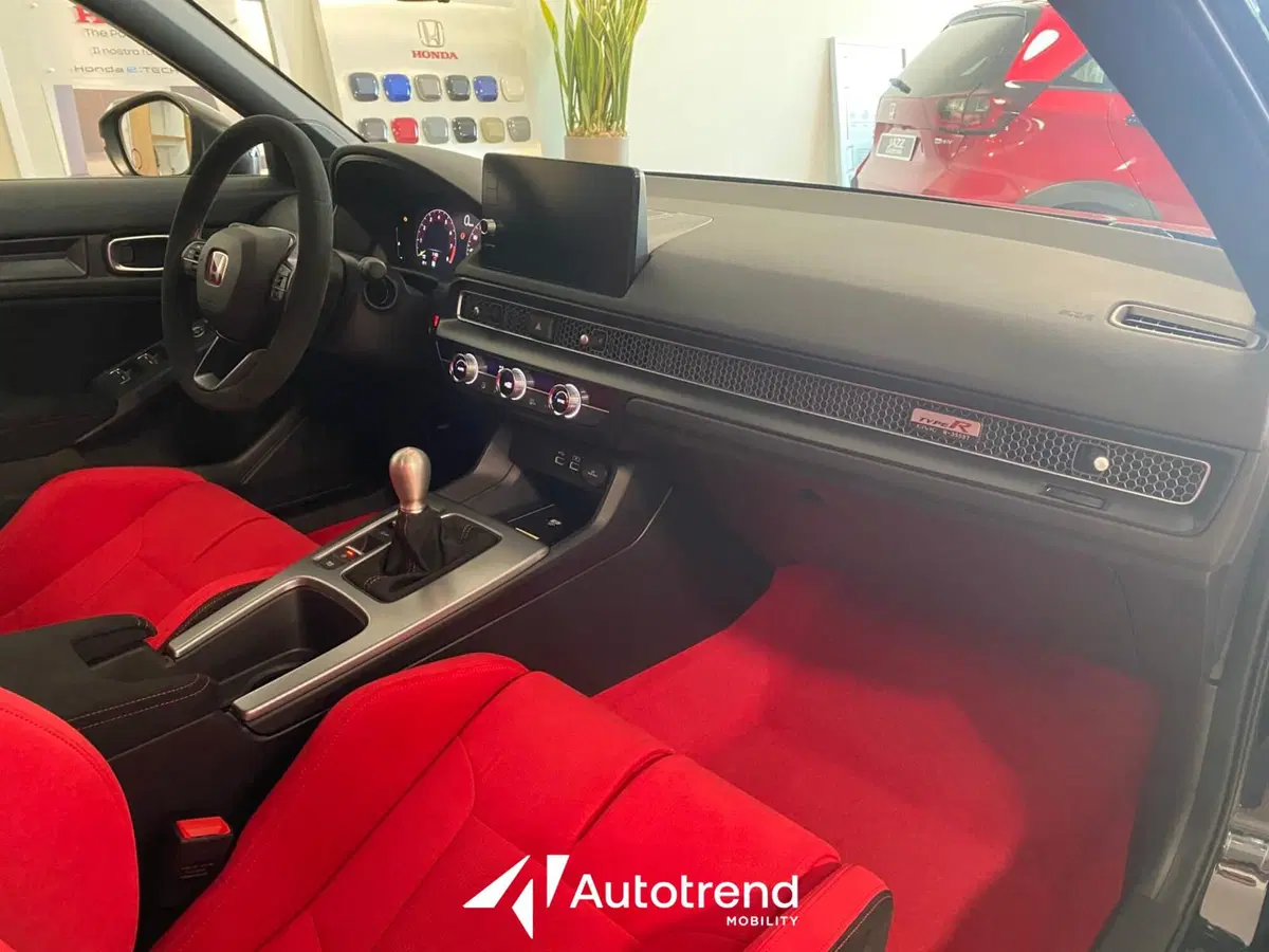 Honda Civic nuova a Bari (9)