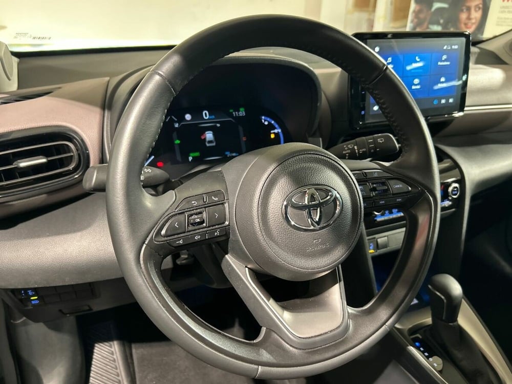 Toyota Yaris Cross usata a Lecco (14)