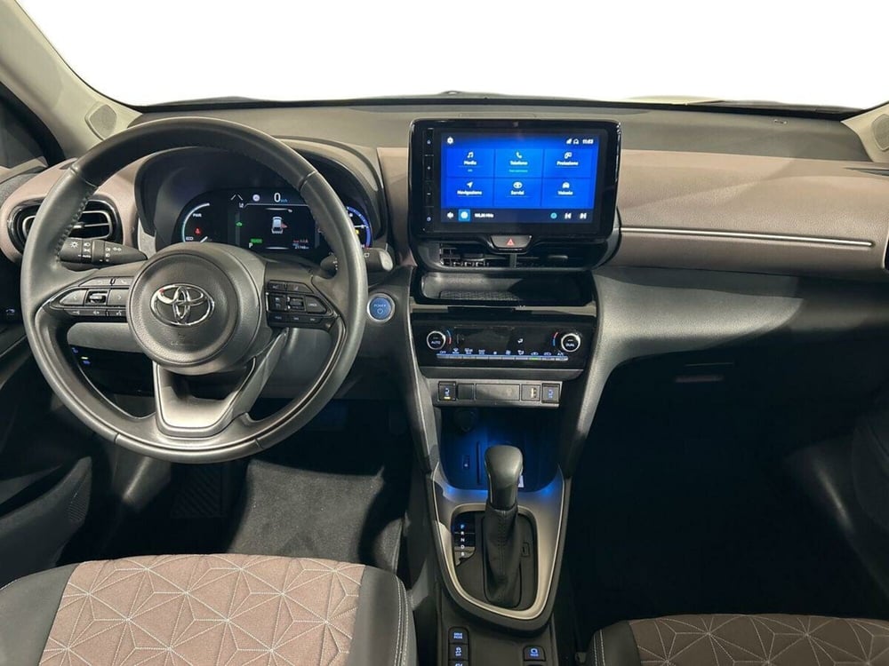 Toyota Yaris Cross usata a Lecco (8)